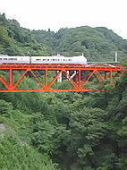 真赤な鉄橋