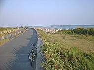 自転車道と遠州灘